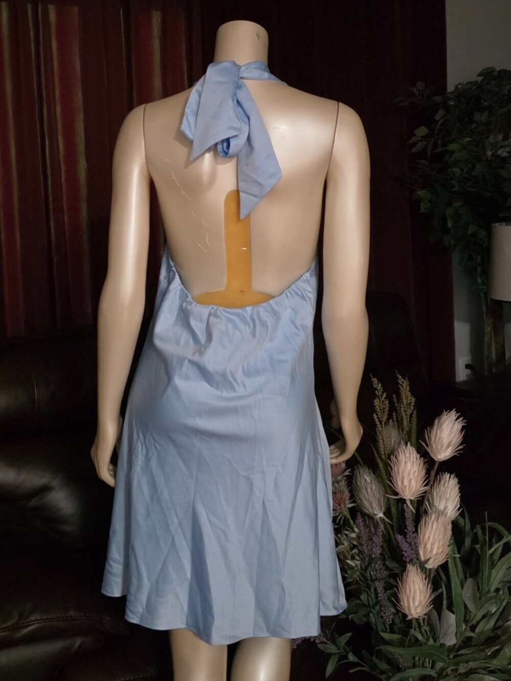 BACKLESS DRESS! - Picture 2 of 2